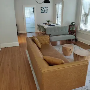 Florida Escape Between Orlando & Tampa! Holiday home